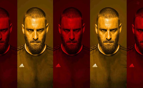 [頭球攻門]可惜了！徐彬斜傳禁區(qū)，向余望包抄頭球沒能頂上力量